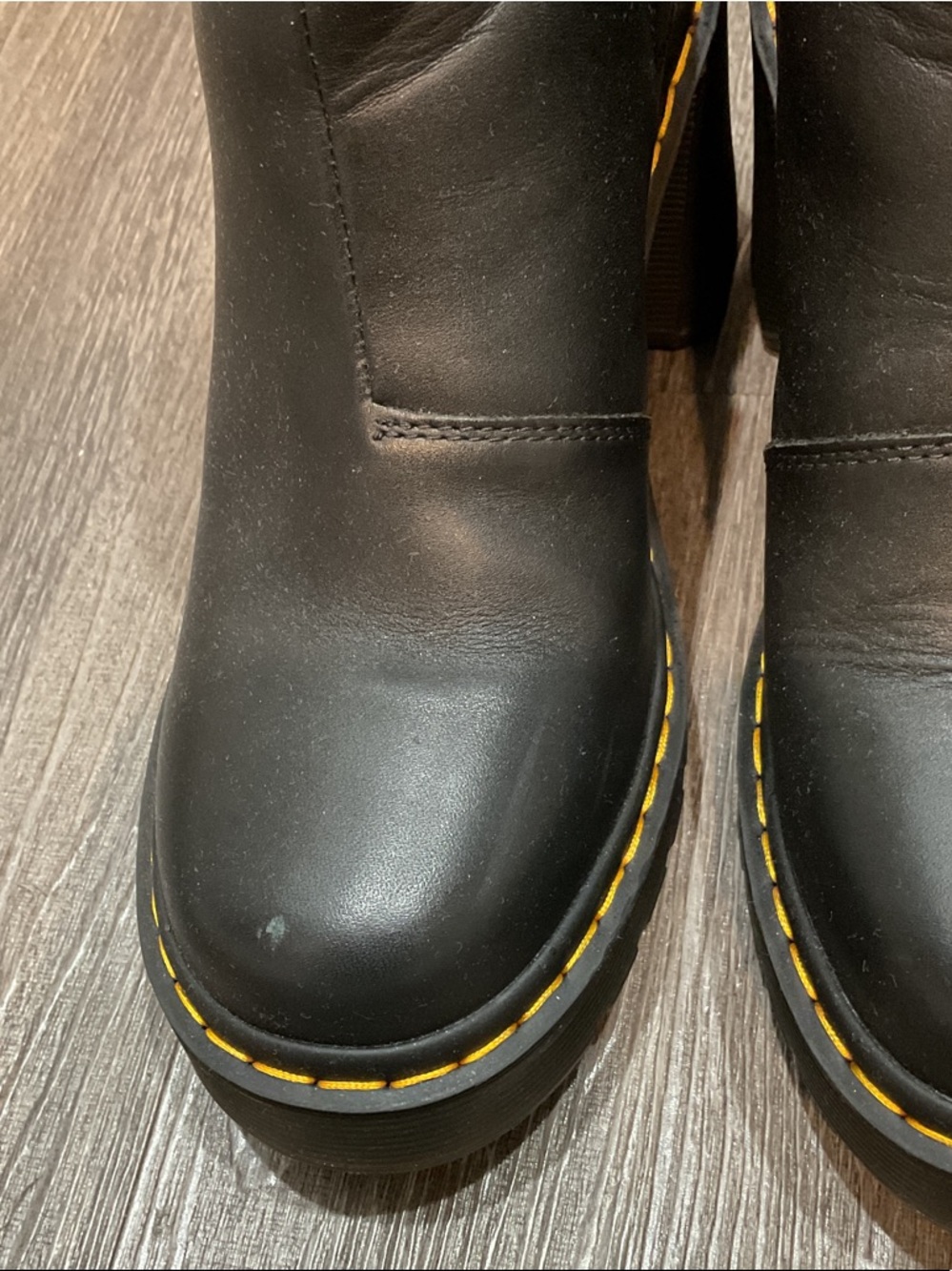 Authentic 💯 DOC MARTENS Black Heeled Chelsea Boots with Yellow Stitching - Women - Picture 4 of 14